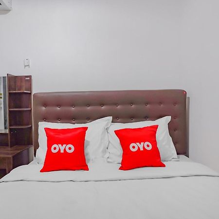 Hotel Spot On 90110 A1 Pakis Argosari Surabaya Esterno foto