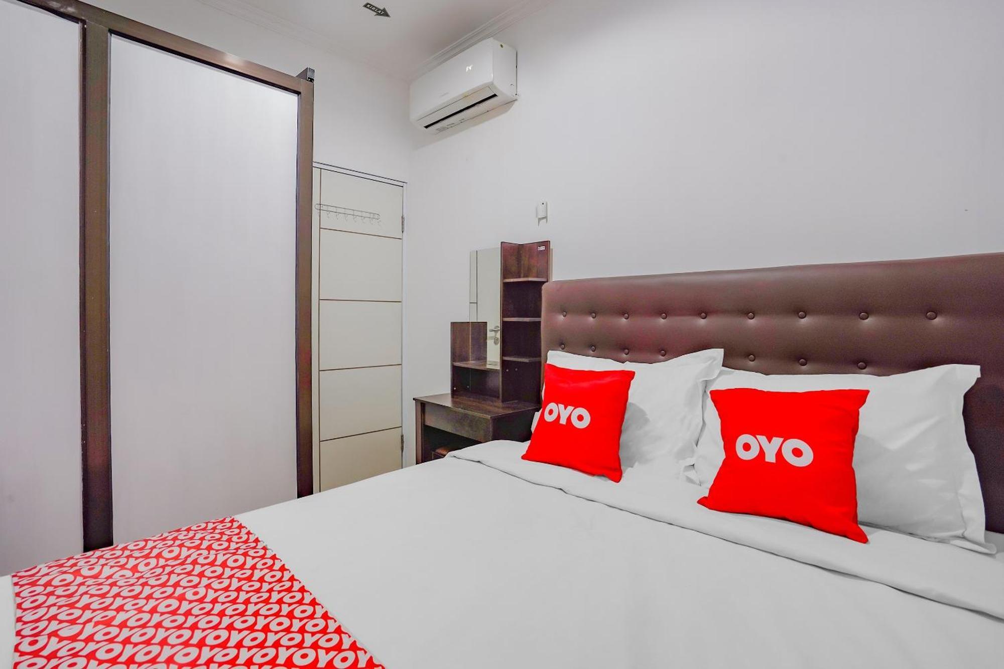 Hotel Spot On 90110 A1 Pakis Argosari Surabaya Esterno foto